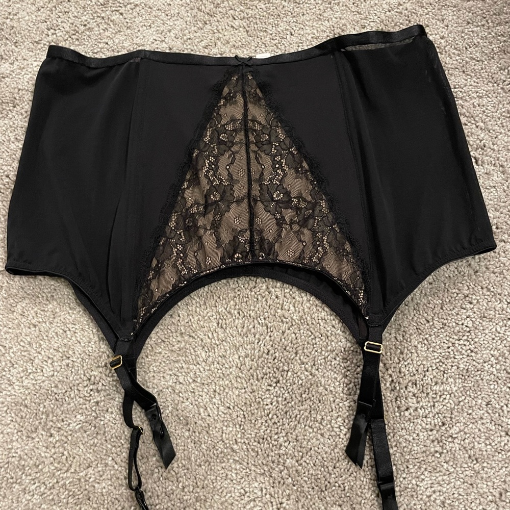 Lane Bryant garter - never worn